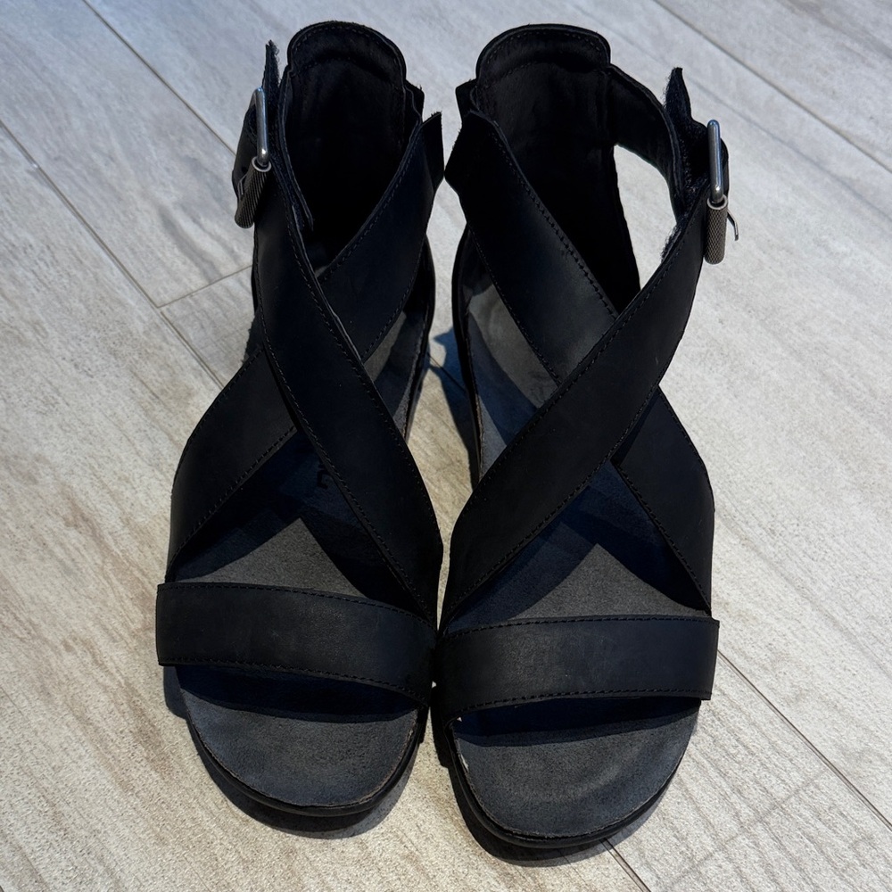 Naot Rianna Coal Oily Nubuk Size 35 NWT - Picture 2 of 10